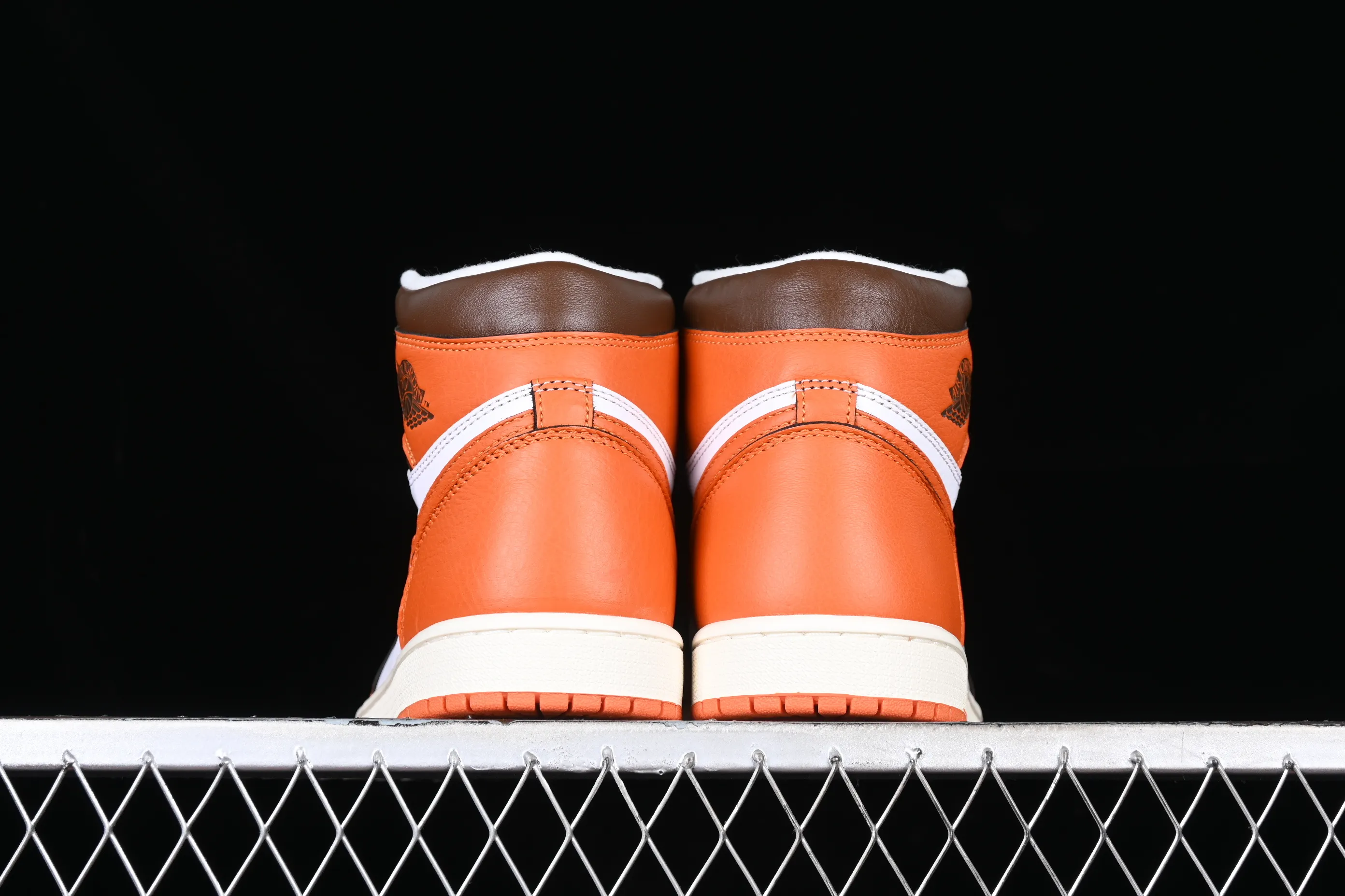 All categories Air Jordan Jordan series basketball shoes Air Jordan 1 High Pure original Air Jordan 1 High OG "Starfish" AJ1 Joe 1 Hermes Orange high-top basketball shoes DO9369-101